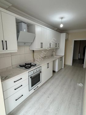 TURGUT ÖZAL DA DOĞALGAZLI AYLIK KİRALIK HASARSIZ APARTMAN DAİRESİ