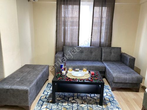  BORNOVA BAYRAKLI GÜNLÜK SAATLİK KİRALIK DAİRE 