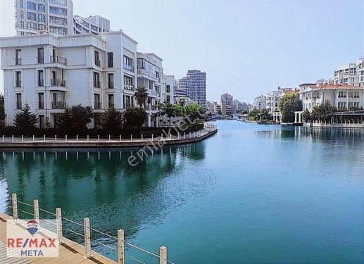 İSTANBUL SARAYLARINDA BOŞ TESLİM GÖL VE PEYZAJ MANZARALI DAİRE