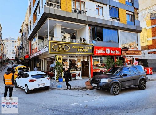 Zeytinburnu Ana Cadde Üzeri Satılık 3 Katlı Köşe Dükkan