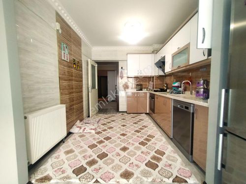 MURADİYE OKULLARININ ARKASINDA 3+1 130m2 FUUL+FUUL İSKANLI SATILIK DAİRE 