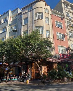 Beyoğlu Cihangir Firuzağa Meydanı'nda Eşsiz Satılık Bina!
