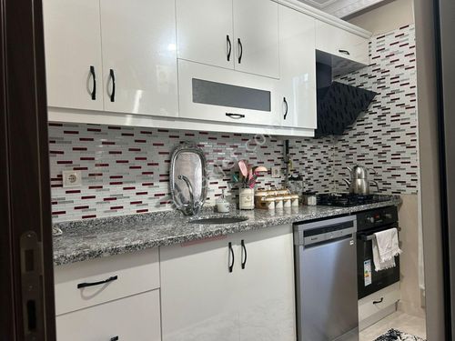 Bağcılar Göztepede Sitede Satılık 2+1 100m2 Satılık Daire