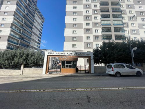  Ankara Yenimahalle'de 155 m2 4+1 Satılık Daire Bankadan