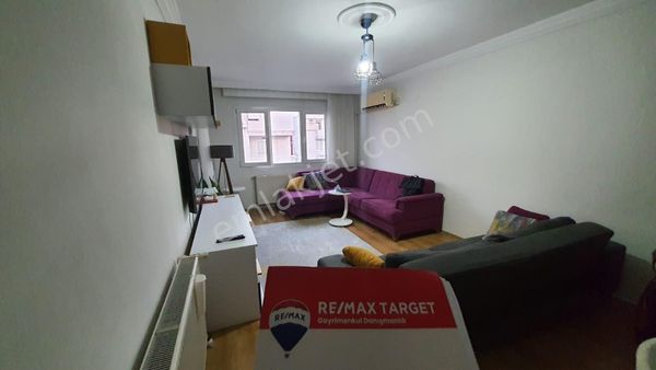 RE/MAX Target'dan Karşıyaka Bostanlıda Satılık 2+1 Daire 