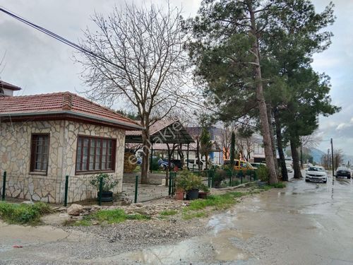  SALİHPAŞALAR'DA ANA YOL ÜZERİ 260 m² İŞYERİ