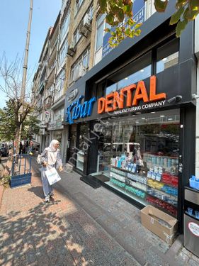 İstanbul Fatih'te Dentalcilerin Kalbinde Devren Satılık 3 Katlı Mağaza 