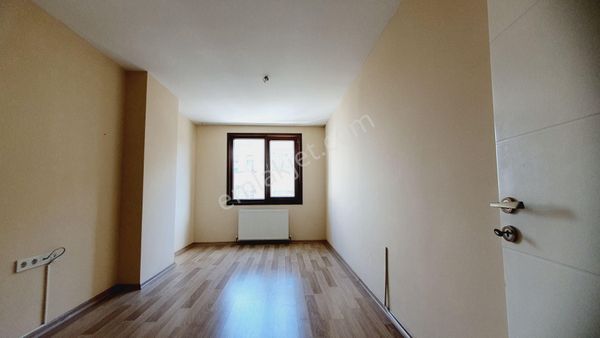 Üsküdar Ferah Mahallesi 2+1 Satılık Ofis Daire £n₺@ £ml@k