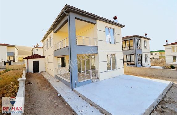 Terziköy Villaları'nda Satılık 3+1 Sıfır Villa