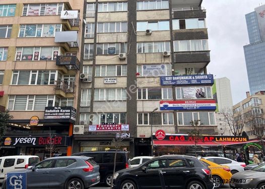 Mecidiyeköy Ortaklar Caddesinde Satılık İşyeri 3+1