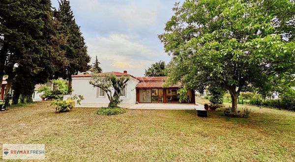 Urla Altınköy Sitesinde Satılık 3.5+1 Müstakil Tek Katlı Villa