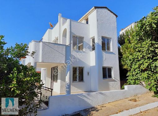 Kuşadası AŞİYAN SİTESİ 'nde Deniz Manzaralı Eşyalı Satılık Villa