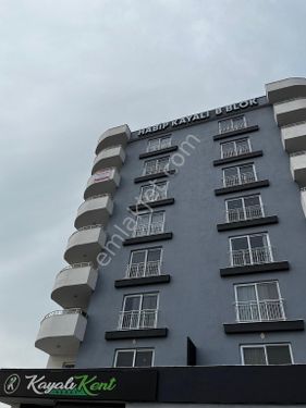  SARIÇAM MEHMET AKİF ERSOY MAHALLESİ AHMET ZEMİNCİ BULVAR ÜZERİ 3+1 KAPALI MUTFAK SATILIK DAİRE 