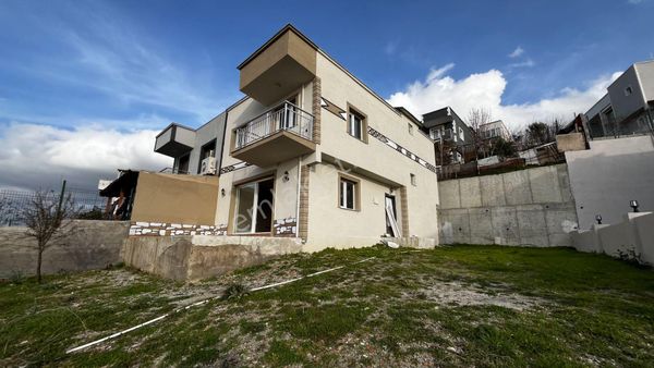 İzmir Seferihisar Ulamış'ta 3+1 Satılık Dublex Villa