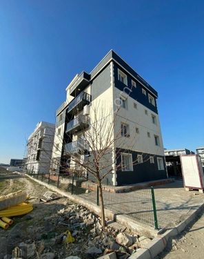 Menemen Seyrek'de Sıfır Asansörlü 1+1 Bakırçay Üniversitesi Yakını Otoparklı Satılık Daire