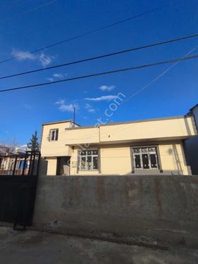 Adana Seyhan Gülbahçesinde Satılık 3+1 Müstakil Ev