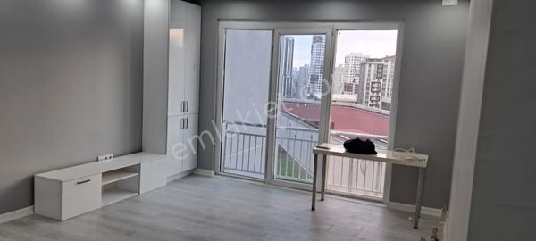 METROBÜSE YAKIN SİTEDE KİRALIK 1+1 DAİRE