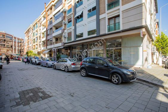  İzmir, Karşıyaka, Fikri Altay Mah. 110 M2 Satılık Dükkan