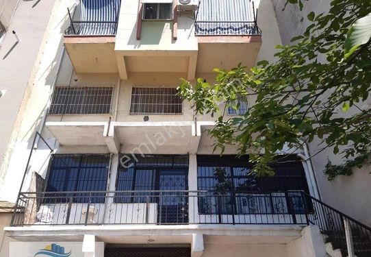 İzmir Karabağlar ilçesi Alifuat Cebesoy Mahallesinde satılık 96 m2 İş Yeri