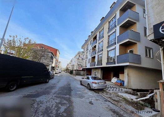 Sancaktepe Atatürk mahallesinde ana cadde yanında 2+1 daire