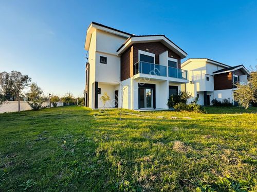 Kusadası Sevgi Plajına Yakın Yeni Sitede 4+1 Villa KİRALIK