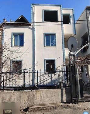 Eskişehir Bağları Osmanlı Mahallesinde 4 katlı satılık