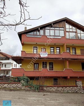 Safranbolu Bağlarbaşı mahallesinde satılık 3 katlı villa satılıktır