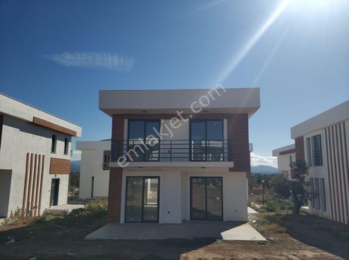 EMLAX AYVALIK 'Tan Satılık 3+1 Villa