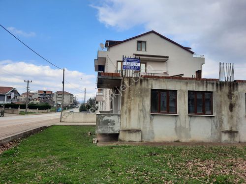  Başiskele Tınaztepe Caddesi'nde Natamam Projesi Olan Arsa