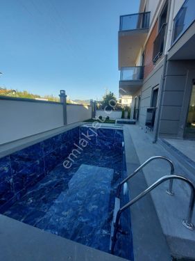 satılık havuzlu villa sahıle 300 metre4+1 trıplex villa