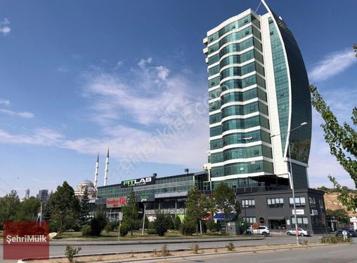 Koru Mahallesi, Plaza'da, Geniş, Satılık Ofis Katı