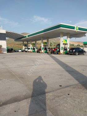Kırşehir ili özbağ ilçesinde ankara istikametinde satılık benzin istasyonu
