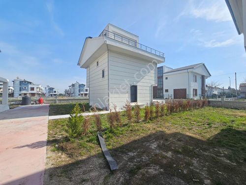 İzmir Dikili Salihleraltı Satılık Sıfır 4+1 Müstakil Villa