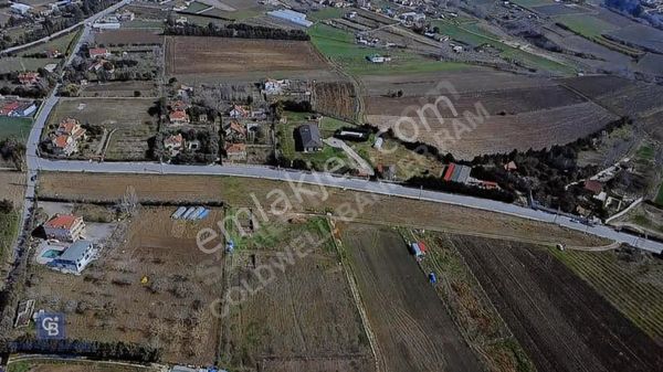 ELBASAN KÖY İÇİNDE ANA YOLA CEPHE TARLA EMSALSİZ KONUMDA