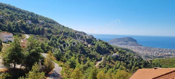  ALANYA TEPE MAH BÜYÜK BAHÇELİ DOĞA DENİZ ŞEHİR MANZARALI VİLLA