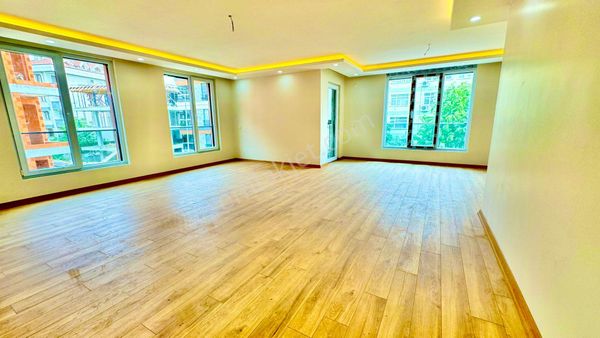  GoldHouse dan Satılık Bahçeli Nizamda Geniş 4+1 Lüks Otoparklı Daire Sıfır