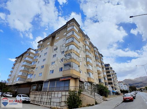 Re/max Lacivert'ten Yenişehir Makrokent'te Satılık 4+1 Daire