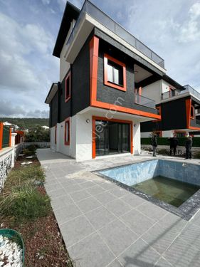  Didim Akbük Kelepir Fiyata Satılık Tam Müstakil 4+1 Havuzlu Sıfır Villa