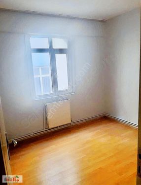 Merkez'de 3+1 sağlam binada 140m2 çok acil satılık daire