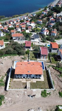RE/Max'tan Yenifoça' da Deniz Manzarali Lüx Triblex İkiz Villa
