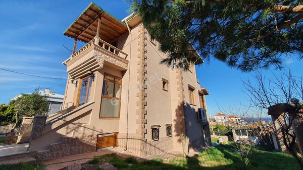 🏠 Arnavutköy Karaburun'da yeni yapılı Kiralik 6+1  villa Havalimanıa 10 DK butik otelede Uygundur