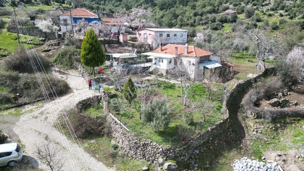 TURYAPTAN HAYALİNİZDEKİ KÖY EVİ 1100 m2 BAHÇE İÇİNDE