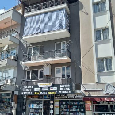 İzmir Buca İsmail Sivri Bulvarı Üzerinde Satılık Bina