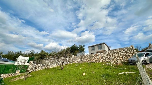 ATÖLYE'DEN Buca belenbaşı köyünde 303 m2 tapulu elk su aktif 