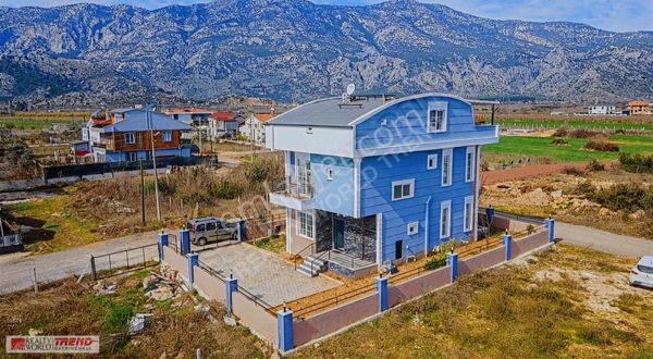 Döşemealtı Yeniköy'de Takasa Açık Müstakil 5+2 Triplex Villa