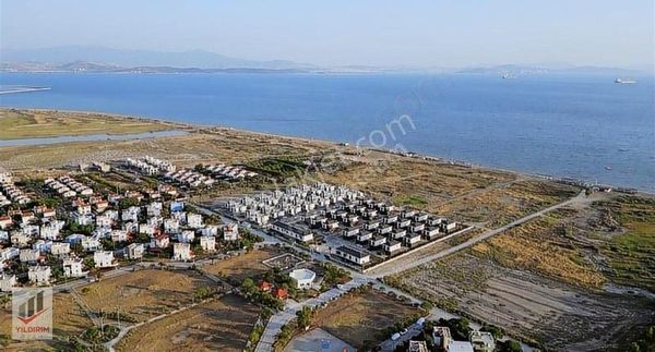 İzmir Çandarlı Kervancan Sitesinde 3+1 Satılık Villa