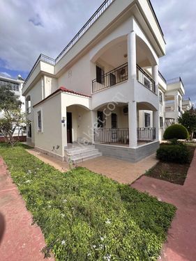 Oasis Villalarında 4+1 ayrı mutfak çok geniş villa