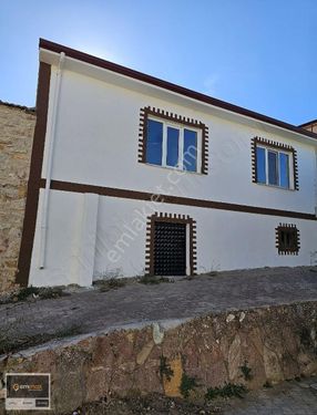 Burhaniye Pelitköy'de Müstakil Köy Evi