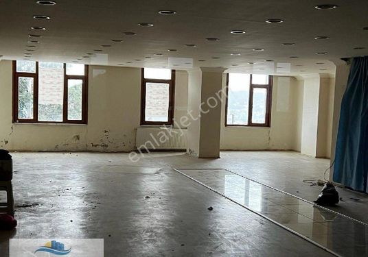 Cadde üzerinde 190 m2 1. Kat Depo