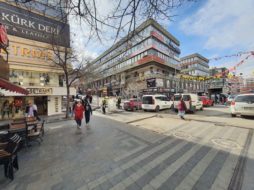  İzmir Caddesi ModaÇarşısı Terasında Bahçeli YÜKSEK Kira Getirili